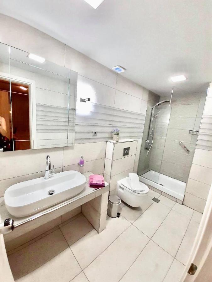 Avra Comfort Rooms 네아 포티데아 외부 사진