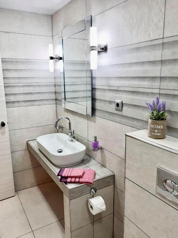 Avra Comfort Rooms 네아 포티데아 외부 사진