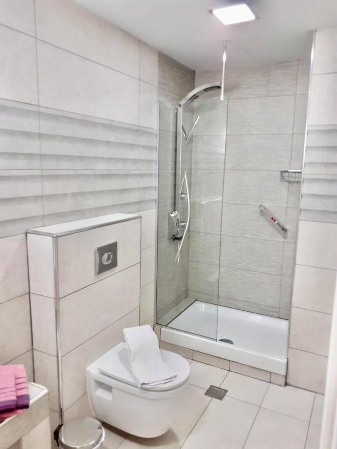 Avra Comfort Rooms 네아 포티데아 외부 사진