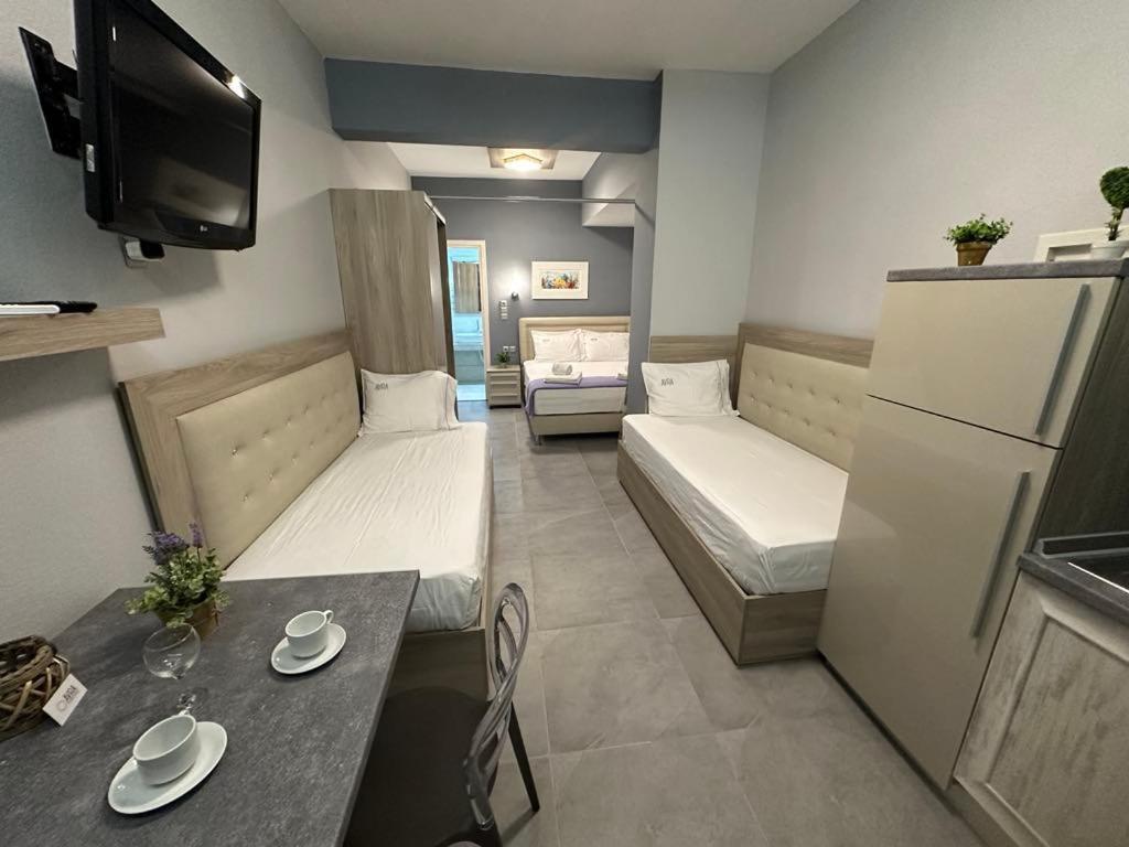 Avra Comfort Rooms 네아 포티데아 외부 사진