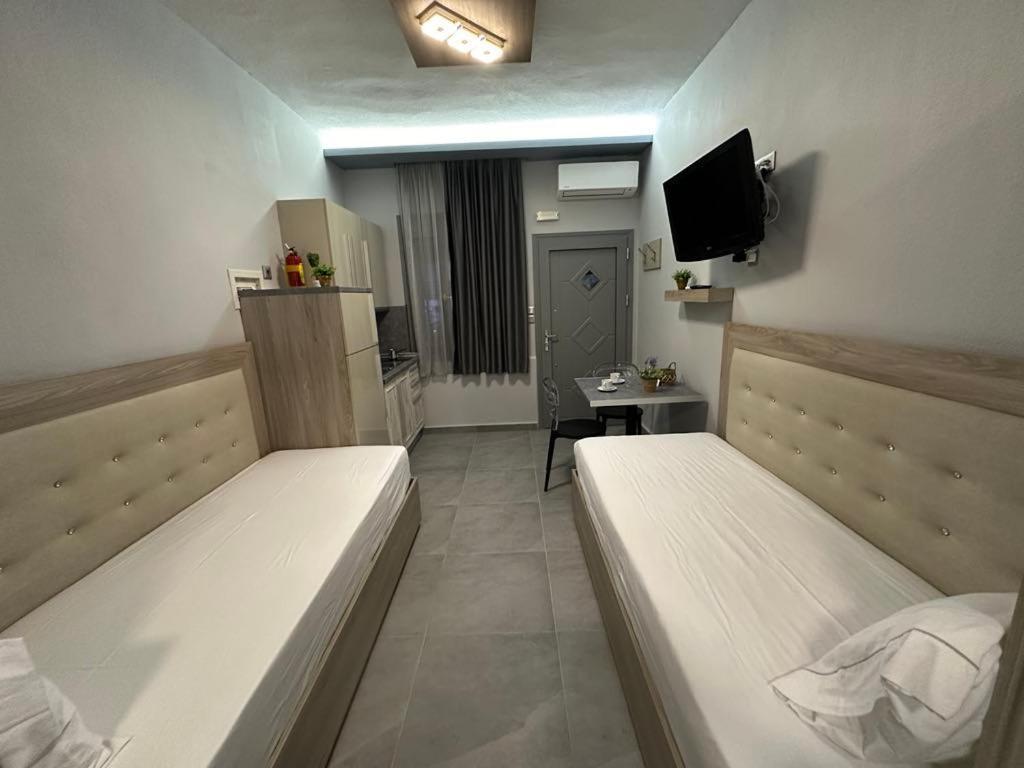 Avra Comfort Rooms 네아 포티데아 외부 사진