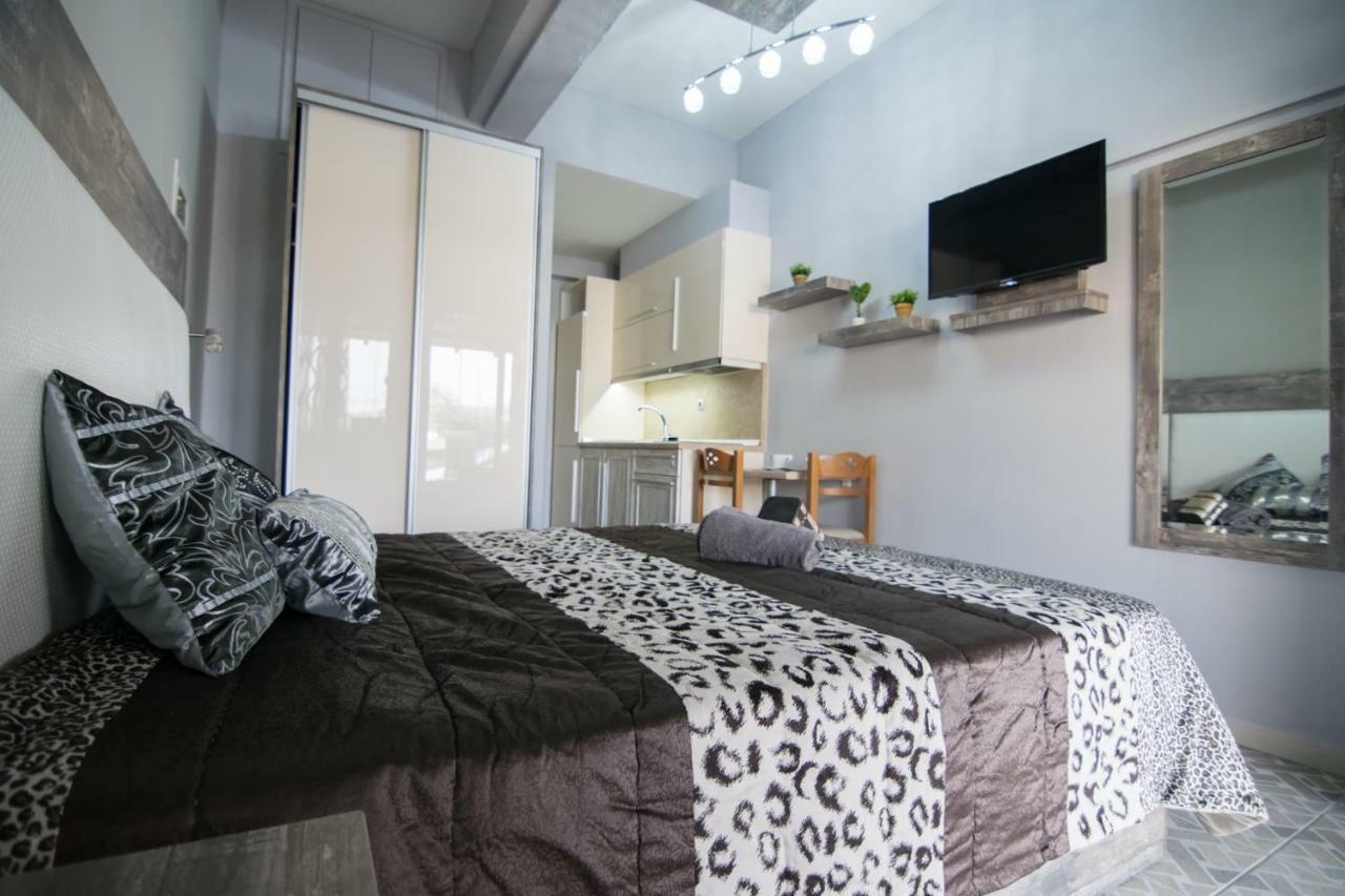 Avra Comfort Rooms 네아 포티데아 외부 사진